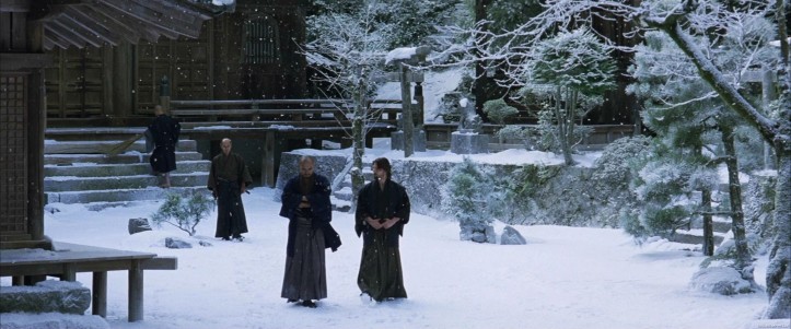 le dernier samourai katsumoto et nathan discutent sous la neige